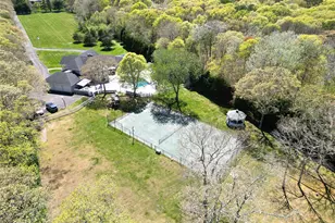 124 Montauk Hwy, Westhampton, NY 11977 - Photo 9