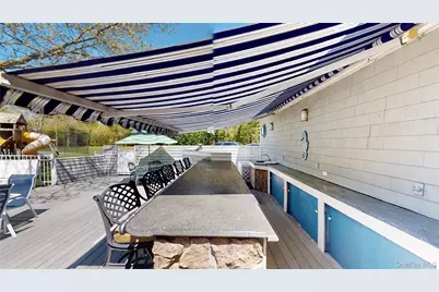 124 Montauk Highway, Westhampton, NY 11977 - Photo 15