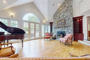 124 Montauk Hwy, Westhampton, NY 11977 - Photo 25