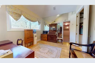 124 Montauk Highway, Westhampton, NY 11977 - Photo 37