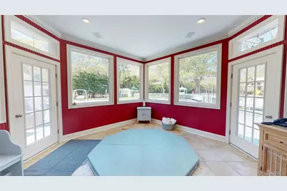 124 Montauk Highway, Westhampton, NY 11977 - Photo 33