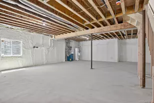 654 Caledonia Rd, Dix Hills, NY 11746 - Photo 35