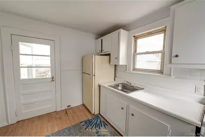 284 4th Avenue, Bay Shore, NY 11706 - Photo 11