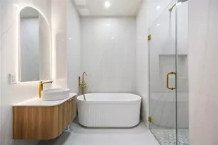 31-16 21st St, Astoria, NY 11106 - Photo 7