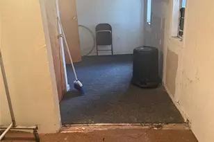 120 Oak Ave, Hempstead, NY 11550 - Photo 5