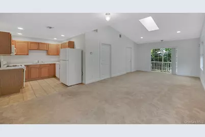 1126 Savoy Drive, Melville, NY 11747 - Photo 7