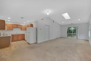 1126 Savoy Dr, Melville, NY 11747 - Photo 7