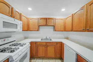 1126 Savoy Dr, Melville, NY 11747 - Photo 5