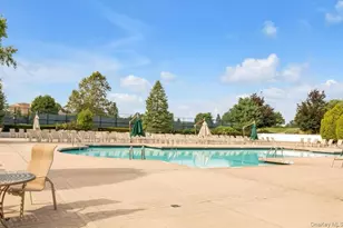 1126 Savoy Dr, Melville, NY 11747 - Photo 21