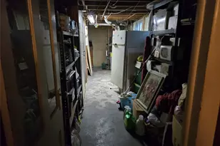 27 Leo Ln, Deer Park, NY 11729 - Photo 15