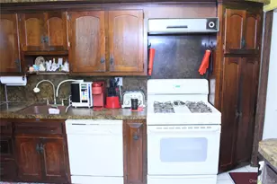 24 Garnet Pl, Elmont, NY 11003 - Photo 27