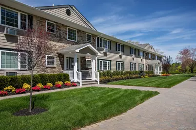 315-6 Robinson Avenue #315-6, Patchogue, NY 11772 - Photo 1