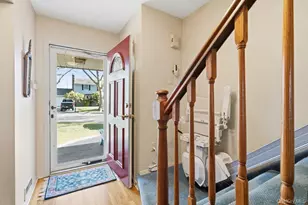 29 Munson Ct, Melville, NY 11747 - Photo 5