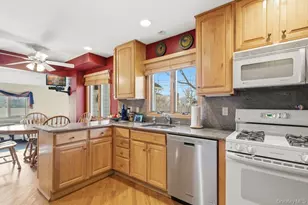 29 Munson Ct, Melville, NY 11747 - Photo 13