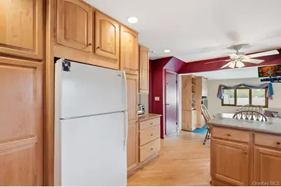 29 Munson Court, Melville, NY 11747 - Photo 15