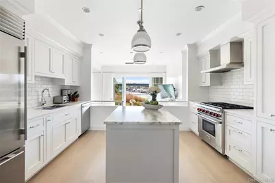 31 Old Boathouse Lane S, Hampton Bays, NY 11946 - Photo 5