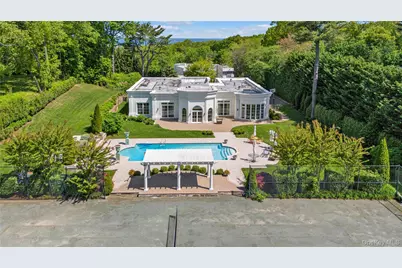 6 Hamptworth Drive, Great Neck, NY 11024 - Photo 31