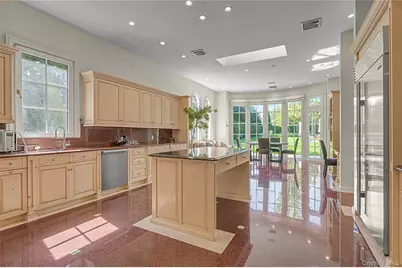 6 Hamptworth Drive, Great Neck, NY 11024 - Photo 9