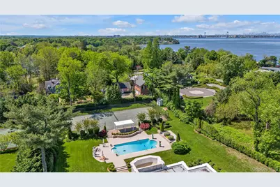 6 Hamptworth Drive, Great Neck, NY 11024 - Photo 39