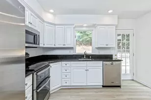 263 N Country Rd, Smithtown, NY 11787 - Photo 11