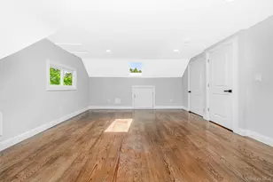 33 Ball Park Ln, Hicksville, NY 11801 - Photo 23