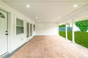 33 Ball Park Ln, Hicksville, NY 11801 - Photo 25