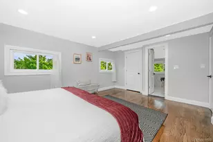 33 Ball Park Ln, Hicksville, NY 11801 - Photo 21