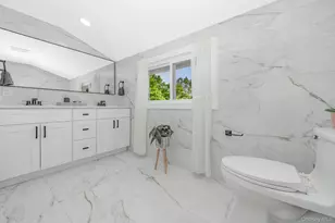 33 Ball Park Ln, Hicksville, NY 11801 - Photo 19