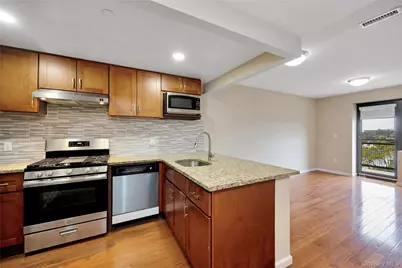 172-18 Jamaica Avenue #4D, Jamaica, NY 11432 - Photo 3