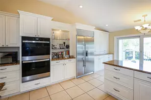 112 Ursula Dr, Roslyn, NY 11576 - Photo 15