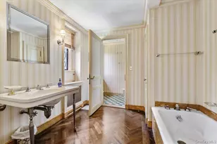 127 Horseshoe Rd, Mill Neck, NY 11765 - Photo 29