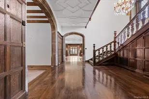 127 Horseshoe Rd, Mill Neck, NY 11765 - Photo 13