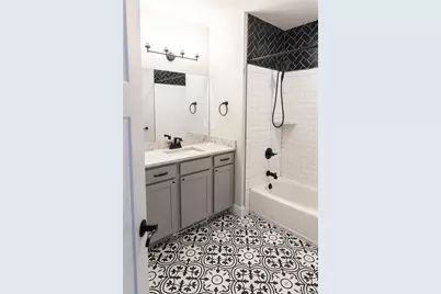 1090 New York Avenue #Penthouse, Huntington Station, NY 11746 - Photo 5