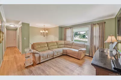 4 Margaret Drive, Nesconset, NY 11767 - Photo 5