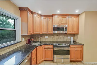 4 Margaret Drive, Nesconset, NY 11767 - Photo 9