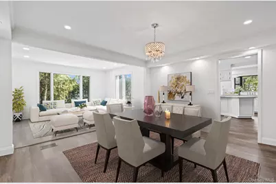 12 Foxhurst Court, Manhasset Hills, NY 11040 - Photo 15