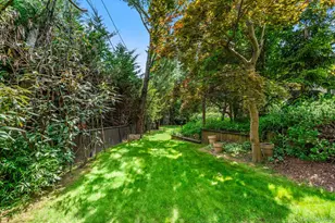 12 Foxhurst Ct, Manhasset Hills, NY 11040 - Photo 47