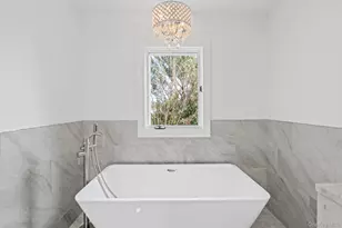 12 Foxhurst Ct, Manhasset Hills, NY 11040 - Photo 37