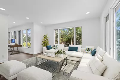 12 Foxhurst Court, Manhasset Hills, NY 11040 - Photo 17