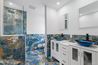 12 Foxhurst Court, Manhasset Hills, NY 11040 - Photo 27