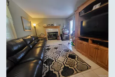 413 51st Street, Lindenhurst, NY 11757 - Photo 5