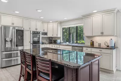 6 Fox Hunt Court, Huntington, NY 11743 - Photo 13