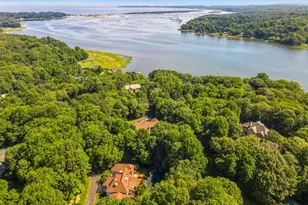 9 Swan Pl, Nissequogue, NY 11780 - Photo 7