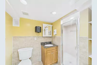 75 Lord Kitchener Road, New Rochelle, NY 10804 - Photo 37