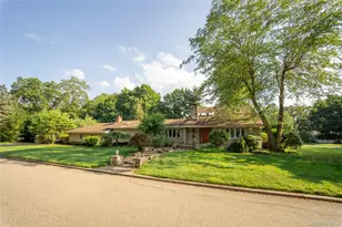 6 Cambridge Dr, Smithtown, NY 11787 - Photo 3