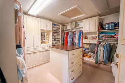 6 Cambridge Drive, Smithtown, NY 11787 - Photo 19