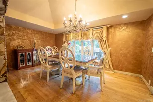 6 Cambridge Dr, Smithtown, NY 11787 - Photo 9