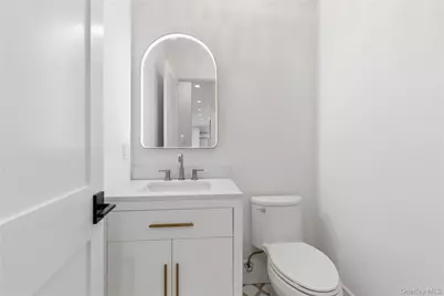 12 School House Lane, Syosset, NY 11791 - Photo 15