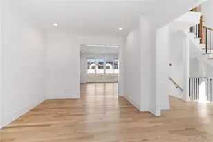 12 School House Ln, Syosset, NY 11791 - Photo 5