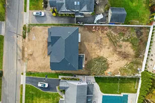 12 School House Ln, Syosset, NY 11791 - Photo 3